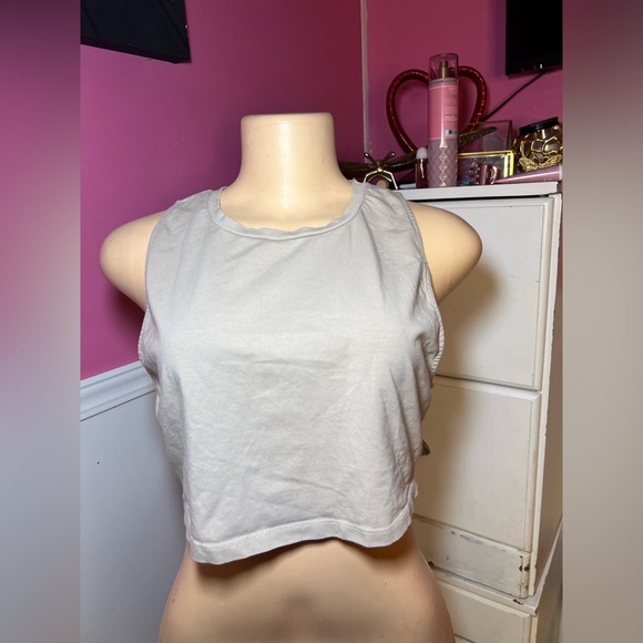 Zara Tops - Women's White Crop Top